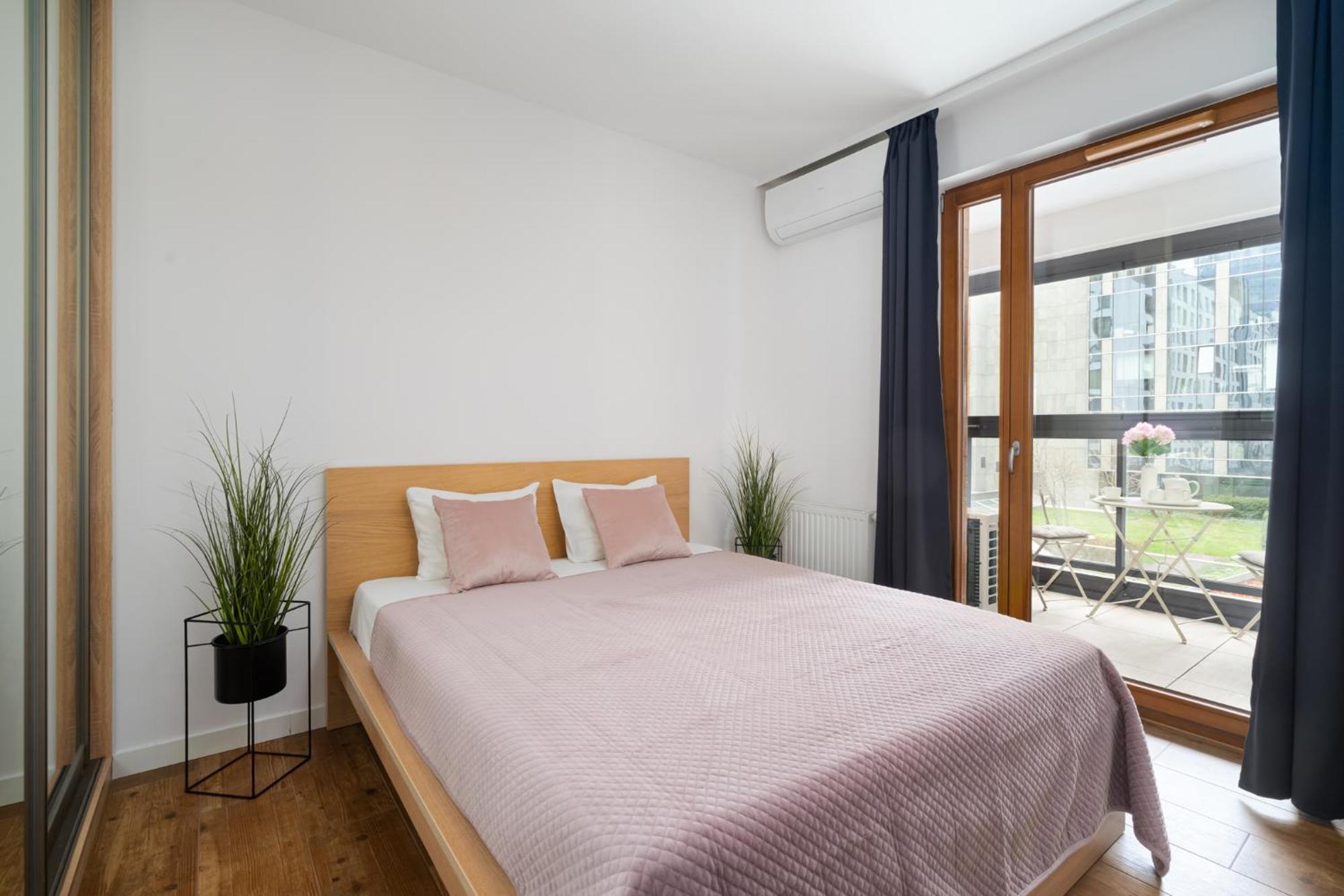 Golden Apartments Warsaw - Big Apartment In Luxury Building Near Metro Station-Grzybowska 85-5 Exterior photo